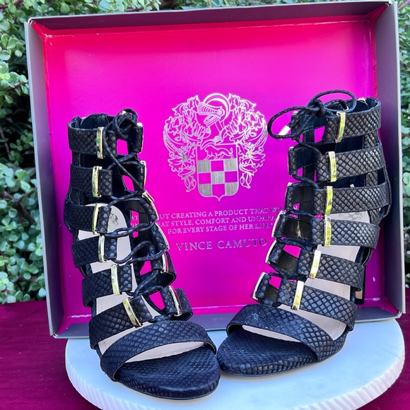 Vince Camuto 🌸New🌸Black Gold Heels Pumps - Picture 5 of 15